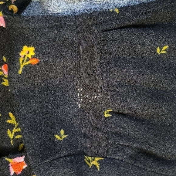 3/$30 OLD NAVY Floral Oversized Flare Sleeve Peasant Poet Blouse Size Medium - Picture 8 of 11